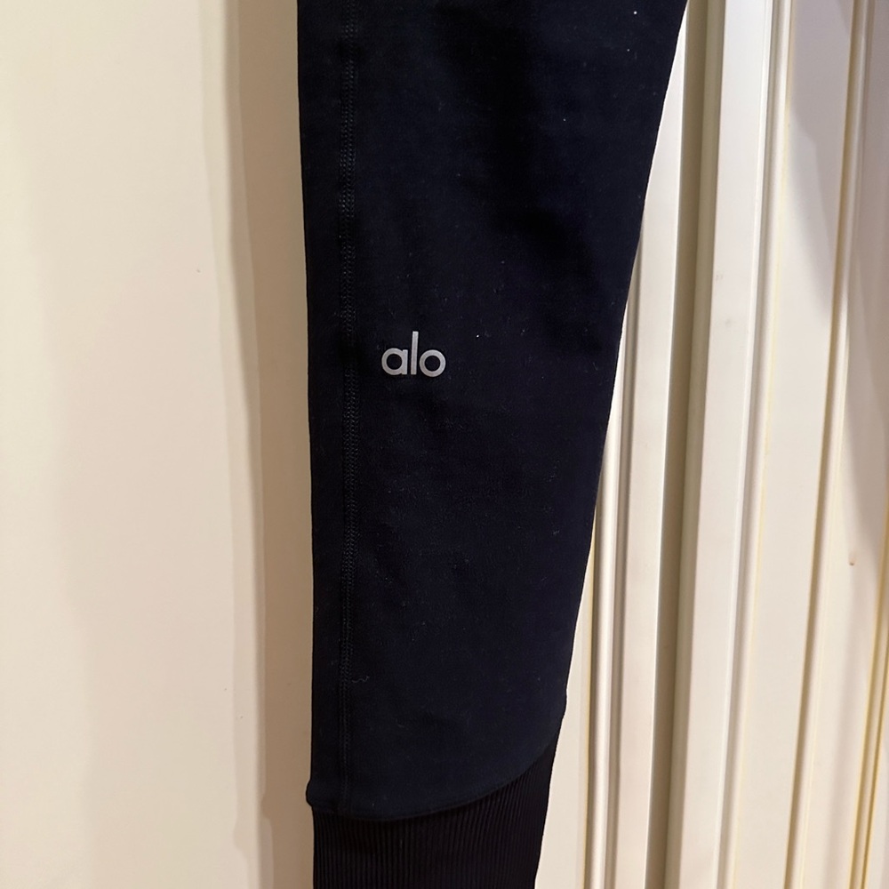 ALO Yoga Black Leggings - Picture 11 of 13